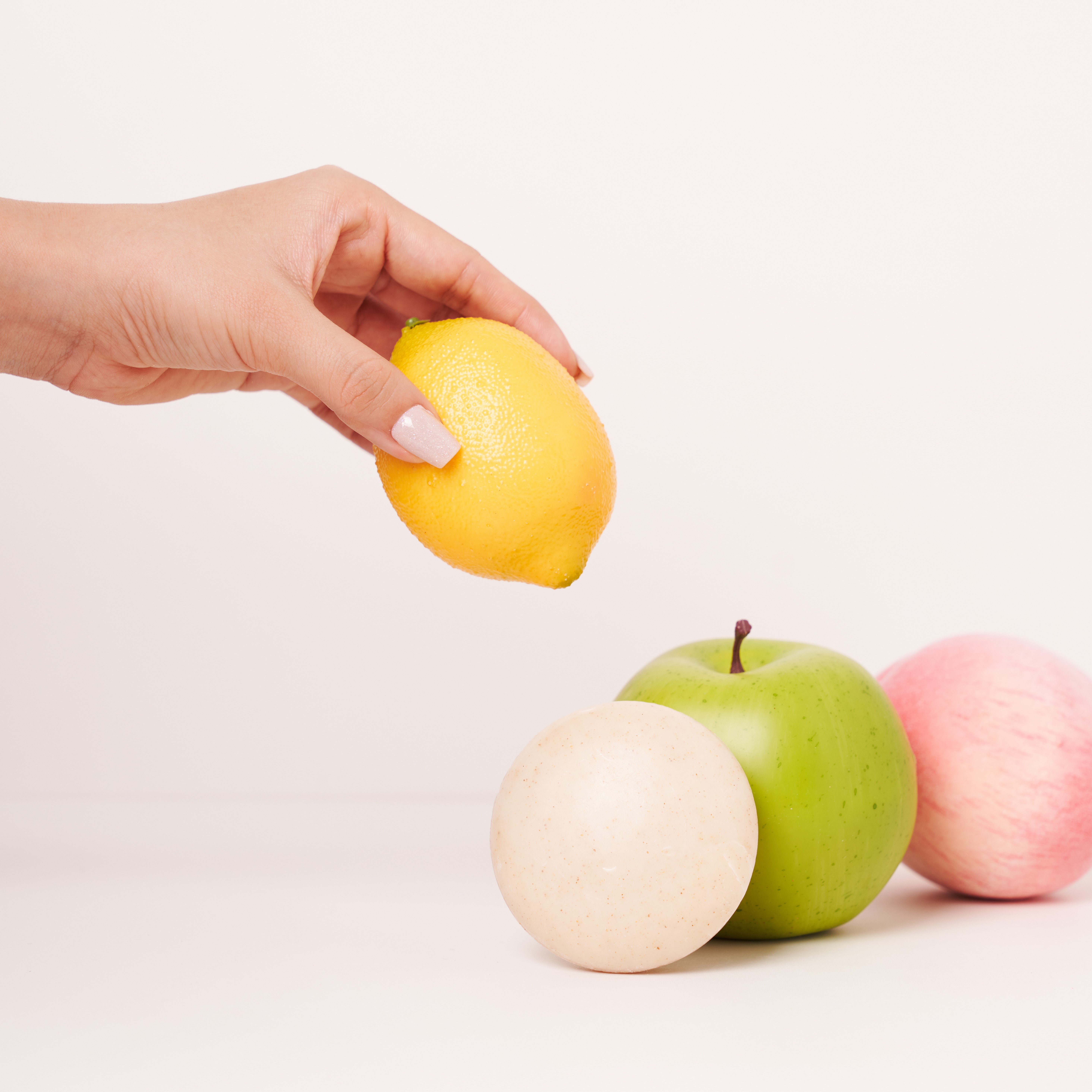 フルーツで洗う足の石鹸